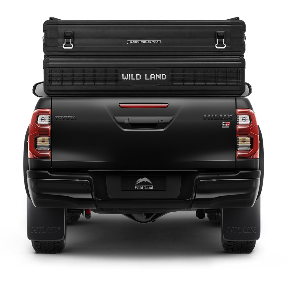 Trunk mounted on a Toyota Hilux truck bed